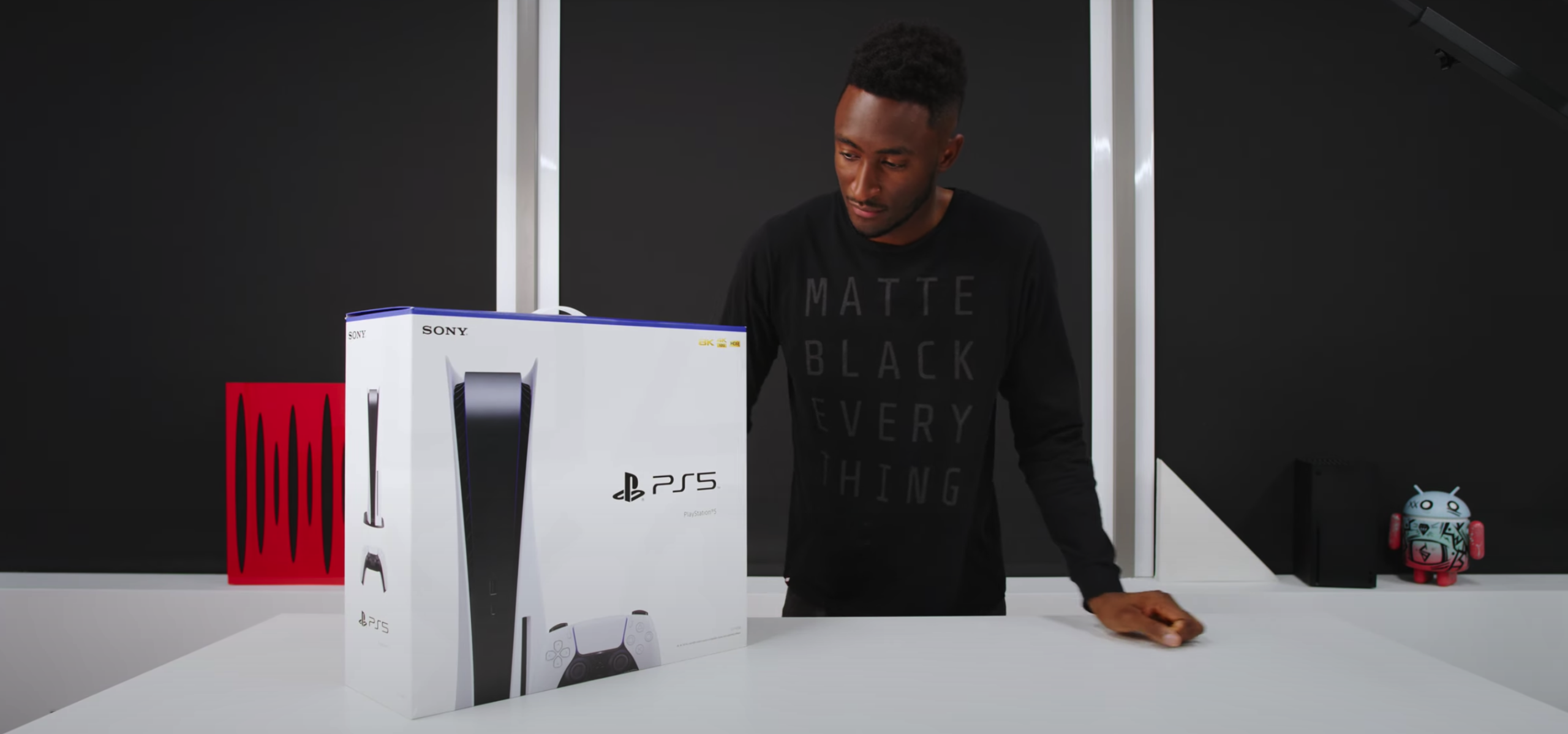 PlayStation 5 Unboxing by MKBHD